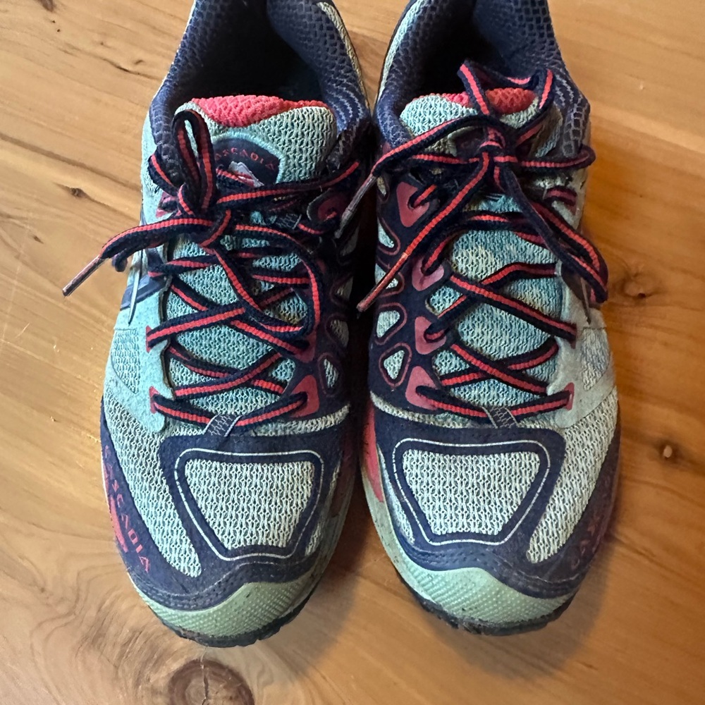 Brooks Cascade Women's Trail Sneakers